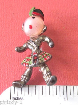 Vintage CURLING LADY SCOTTISH  scatter pin - lapel pin , brooch GIFT BOXED - image 1 of 3