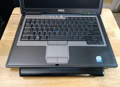 Dell Latitude D630/Core2Duo T7300 2.00ghz/3gb/320gb/Windows 7 Home/Vga/BT/14" - Image 1 of 4