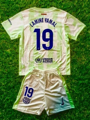 JUEGO BARCELONA LAMINE YAMAL #19 JUVENIL TALLA GRANDE 26 (9-10 AÑOS) Foto 1 de 2