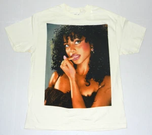 Camiseta TYLA Singer Marfil Grande Nueva - Imagen 1 de 1