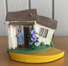 2005 Hallmark Ornament - Over the Rainbow (The Wizard of Oz, Battery Operated)