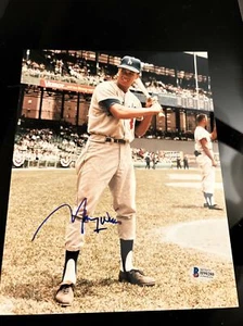 Maury Wills LOS ANGELES DODGERS Autographed Signed 8x10 Photo - Picture 1 of 3