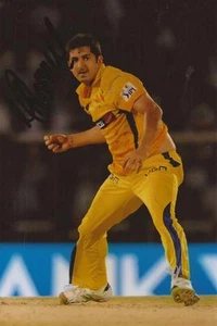 CHENNAI SUPER KINGS: FOTO DE ACCIÓN FIRMADA POR MOHIT SHARMA 6x4 IPL + CERTIFICADO DE AUTENTICIDAD - Imagen 1 de 1