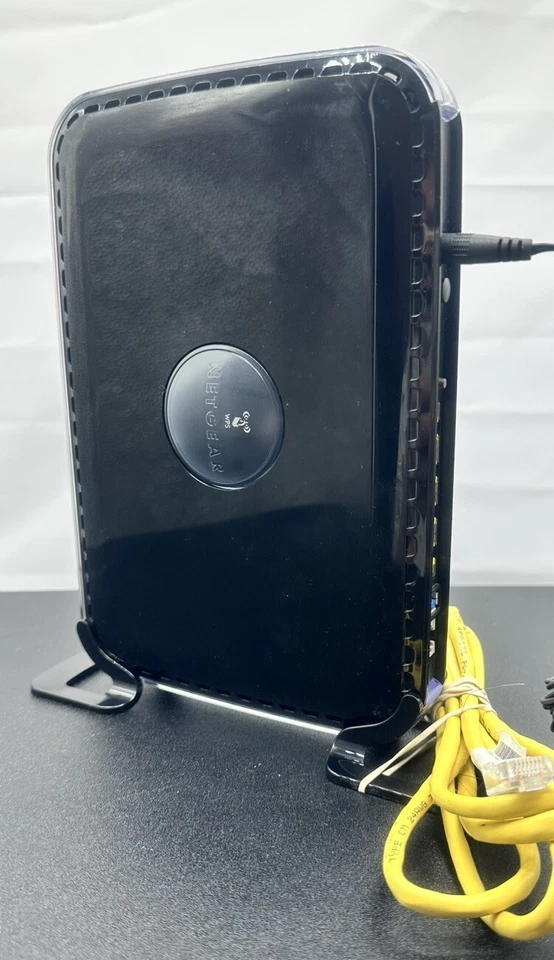 Netgear Rangemax Wireless-N DSL Gigabit Modem Router DGN3500 In Good Condition - Image 1 of 4