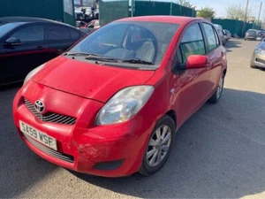 2009-2011 TOYOTA YARIS MK2 1.0 VVTI PETROL 5DR IN RED 3P0 BREAKING SPARES PARTS - Picture 1 of 6