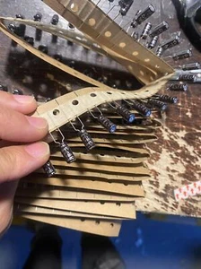 50 Stück SAMYOUNG KMF 1mfd 100V 1uf 5x11mm Elektrolytkondensator 105°C - Bild 1 von 2