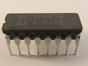2 Stück/pcs MC10102LS Motorola MECL Logic- Quad 2 Input NOR Gate mit Testpunkten - Bild 1 von 2