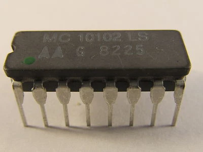 2 Stück/pcs MC10102LS Motorola MECL Logic- Quad 2 Input NOR Gate mit Testpunkten - Bild 1 von 2