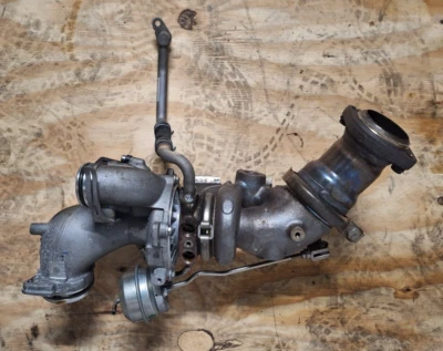 Turbocompressor Mercedes SL 400 R231 W231 2017 lado direito A2760904080 - Imagem 1 de 4