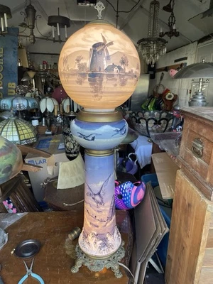Antique/Vintage “gone with the wind” style lamp- possibly Pairpoint - Image 1 of 4