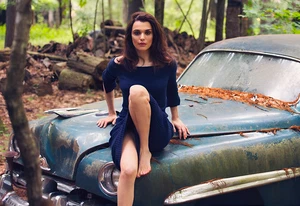 RACHEL WEISZ - REFRIGERATOR PHOTO MAGNET 3"-5" - Picture 1 of 1