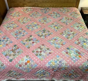 Vintage Yo Yo Quilt Decke Top Handarbeit Mehrfarbig Patchwork Rosa 88 x 88 - Bild 1 von 23
