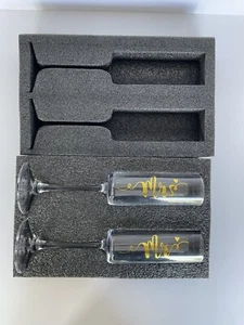 Champagne Glasses Mr and Mrs Wedding Contemporary New - Picture 1 of 4