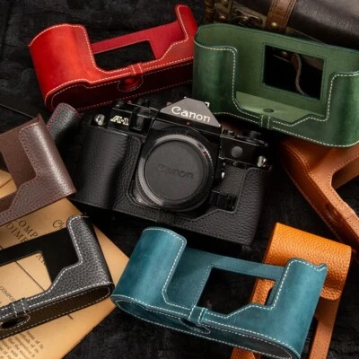 Funda de cuero real con media cámara para colocación de cámara Canon A1 con asa Foto 1 de 4