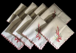 Set di 8 tovaglioli in stoffa con candela natalizia ricamati vintage bordo smerlato - Foto 1 di 7