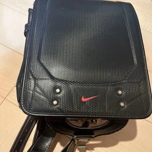 Mochila Escolar Japonesa Nike Randoseru Negra/Roja - Usada Japón - Imagen 1 de 9