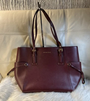 Bolso Michael Kors Voyager Bolso Cartera Bolso Merlot Vino Grande Laptop ¡Envío Gratis! ¡En muy buen estado! Foto 1 de 4
