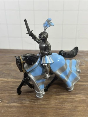 Britains 1997 Mounted Medieval Knight Jousting Blue Silver 54mm Broken Sword - Image 1 of 4