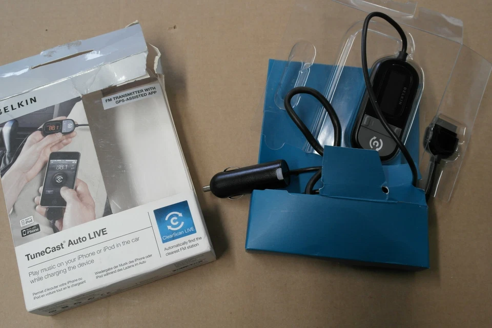 BELKIN TUNECAST AUTO LIVE IPHONE IPOD FM TRANSMITTER CAR CHARGER F8Z498cw - Image 1 of 2