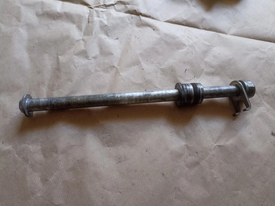 rear wheel pin with d rear axle Honda Transalp 650 2006 - Image 1 of 1