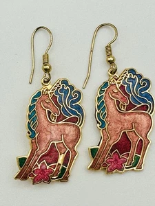 VTG Cloisonné Enamel Pink & Blue Unicorn Gold Tone Floral Dangle Drop Earrings - Picture 1 of 4