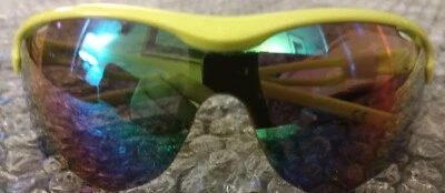 West Loop By Foster Grant Yellow Green Mirrored Sunglasses 100% UV NEW  - Image 1 of 4