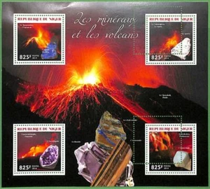 A2343 - NIGER - ERROR - MISPERF stamp sheet 2014 MINERALS AND VOLCANOES - Picture 1 of 1