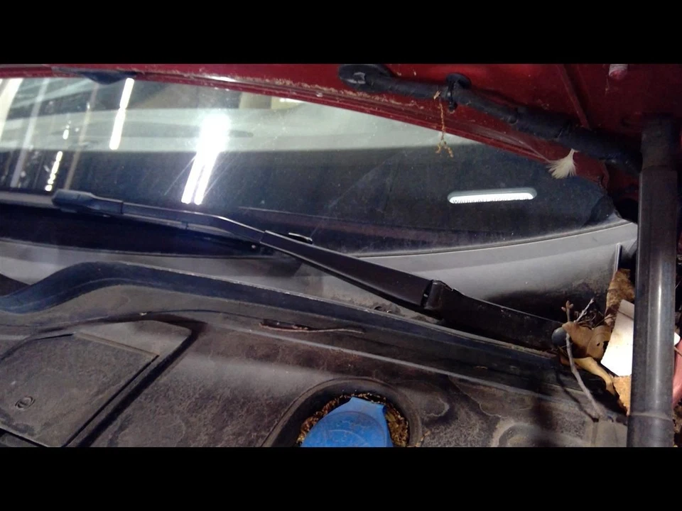 Brazo limpiaparabrisas izquierdo audi a6 2012-2018 1688537 Foto 1 de 4