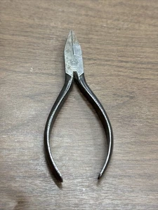 Vintage Crescent Tool Co. 20-5 Duck Bill Nose Pliers Crestoloy 5" USA - Picture 1 of 6