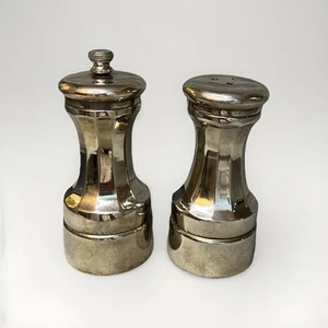 Molinillo de pimienta y salero chapado en plata vintage de 4,5" de alto sin marca - Imagen 1 de 4