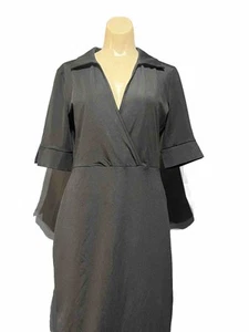 Schwarzes Kleid Curvy V-Ausschnitt Kragen  - Bild 1 von 7