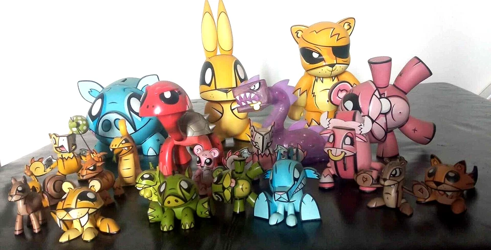 Joe Ledbetter lot Mr bunny, chinese zodiak, finders keepers, Qee 8" kidrobot - Immagine 1 di 4