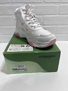 NIB! - Super Cute Pink & White Chunky Lace-Up Front Sneakers US 7.5 - Picture 1 of 5