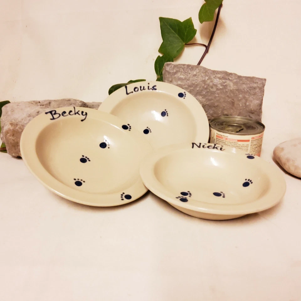keramik-im-hof Futtertellerchen mit Wunschname Napf Schüssel, Katze Hund - Bild 1 von 4