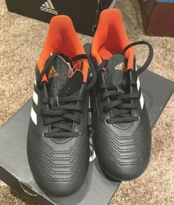 Adidas Predator 18.4 FxG J schwarz/weiß/rot Gr. 4 NEU - Bild 1 von 6