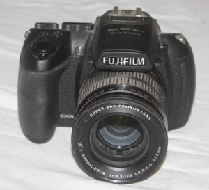 Vintage Fuifilm Kamera Finepix HS 25 EXR Kamera Fokusfehler - Bild 1 von 8