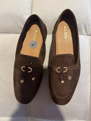 Mocasines para mujer ALDO SAHAR talla 7 marrón gamuza dorada hebilla sin cordones planos NUEVO Foto 1 de 4
