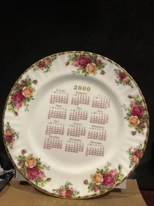 Royal Albert OLD COUNTRY ROSES 2000 Calendar Plate Signed Millennium Collectible - Picture 1 of 3