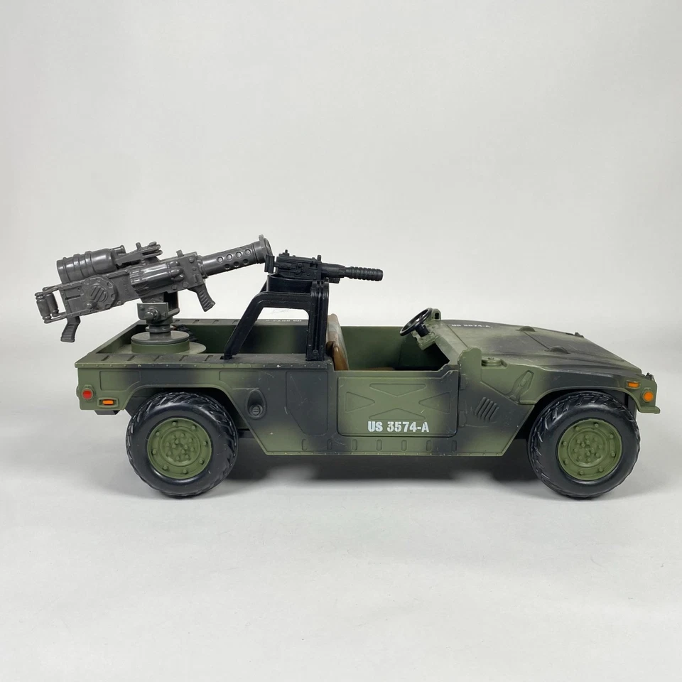 1998 Vintage Micro Máquinas Exército Militar Jeep Galoob Jumbo Brinquedos com Arma 13,5" - Imagem 1 de 4