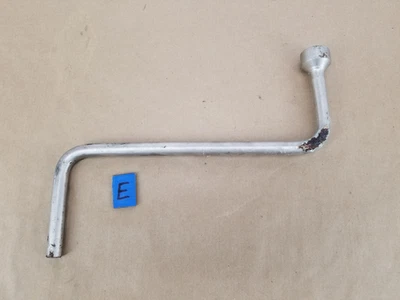 BMW M3 E36 1992-1999 Herramienta de llave de tuerca de neumático de repuesto de emergencia OEM #3908EM Foto 1 de 4