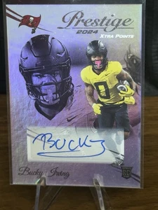 2024 Panini Prestige - Rookies Bucky Irving #379 Xtra Points Firme Premium - Foto 1 di 4