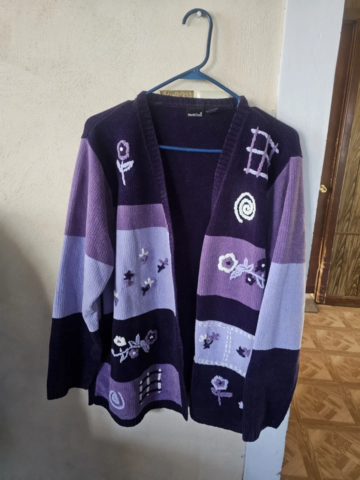 Cárdigan NorthCrest Mujer 2x (18W/20W) Bordado Púrpura Floral Granny Core Foto 1 de 1