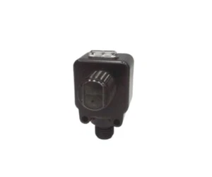 EATON E65-SMPR3-HLD Cutler-Hammer Photoelectric Sensor Polarized Retroreflective - Picture 1 of 3