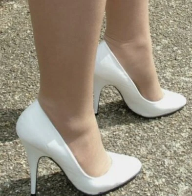 Medias hasta el muslo beige de encaje mate de nailon pin-up retro para mujer regular Foto 1 de 2