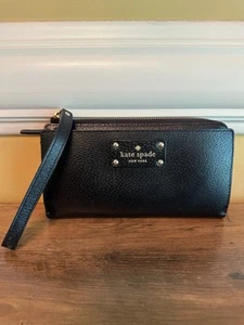 Cartera sin asas Kate Spade New York de cuero granulado negro con cremallera alrededor - Imagen 1 de 12