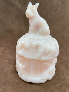 Akro Scotty Dog Pressed Pink Agate slag glass powder Box 1040's Lidded - Picture 1 of 8