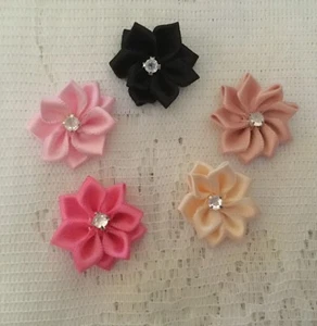 PRETTY FLOWER MAGNETIC HAIR ACCESSORY REBORN/DOLL COLOURS CREAM BLACK DUSKY .. - Picture 1 of 1