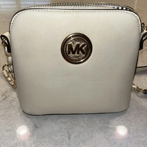 Bolso Bandolera Michael Kors Fulton Rubor Perla/Cuero Blanco Correa Cadena Dorada - Imagen 1 de 12
