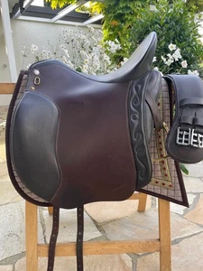 IBERO Dressage ANDALUZ Sattel, Premium Line, Sitzfl. 17,5, neuwertig - Bild 1 von 16