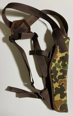 Uncle Mikes RH Size 4 Sidekick Shoulder Rig Colt Ruger S&W Taurus Hunting Camo - Image 1 of 4